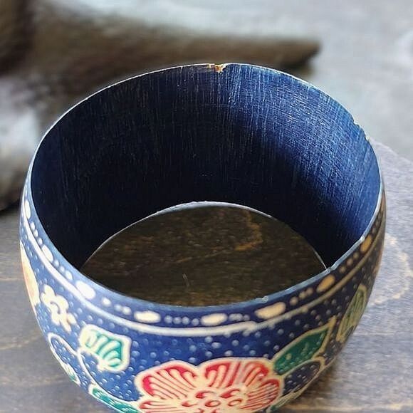 Vtg blue floral painted wooden wide bangle - Picture 10 of 10